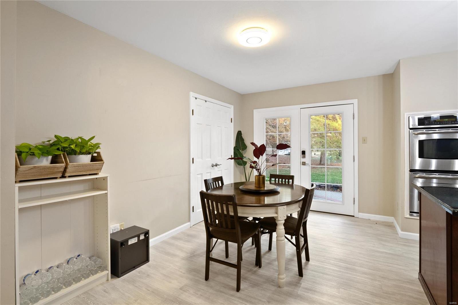 Wildwood, Missouri 63011, United States, 4 Bedrooms Bedrooms, ,4 BathroomsBathrooms,Residential,Pending,35992