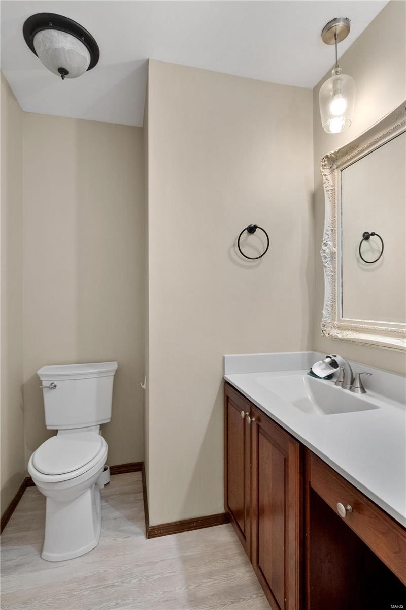 Wildwood, Missouri 63011, United States, 4 Bedrooms Bedrooms, ,4 BathroomsBathrooms,Residential,Pending,35992