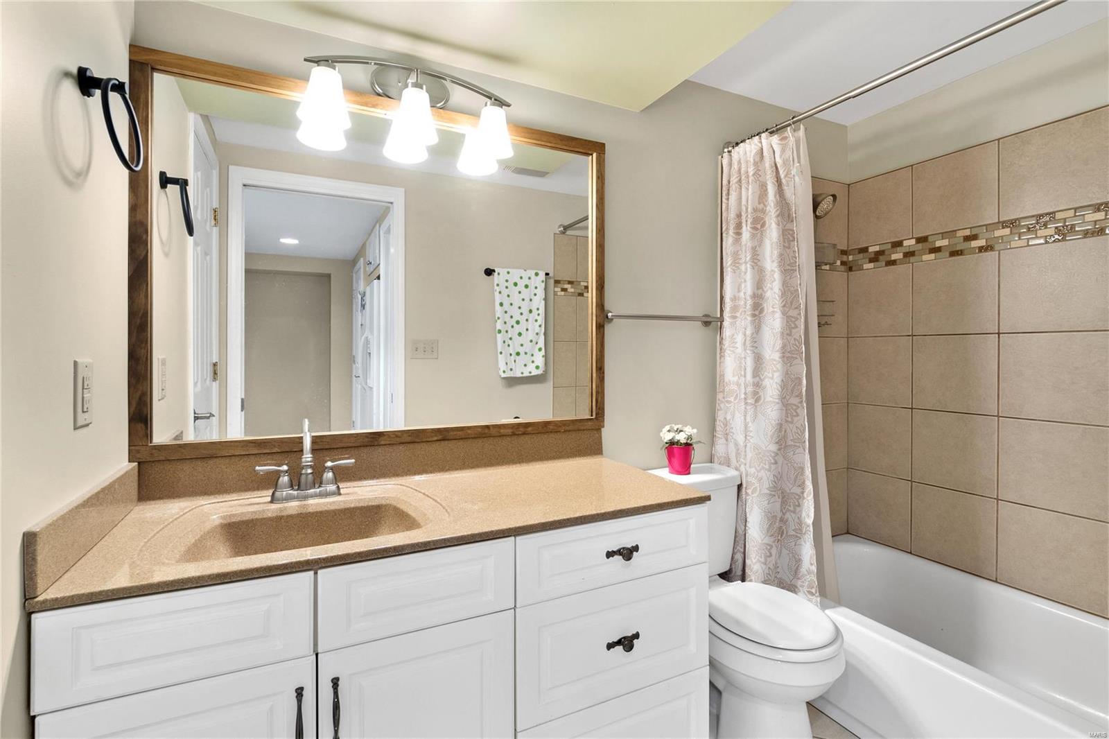 Wildwood, Missouri 63011, United States, 4 Bedrooms Bedrooms, ,4 BathroomsBathrooms,Residential,Pending,35992