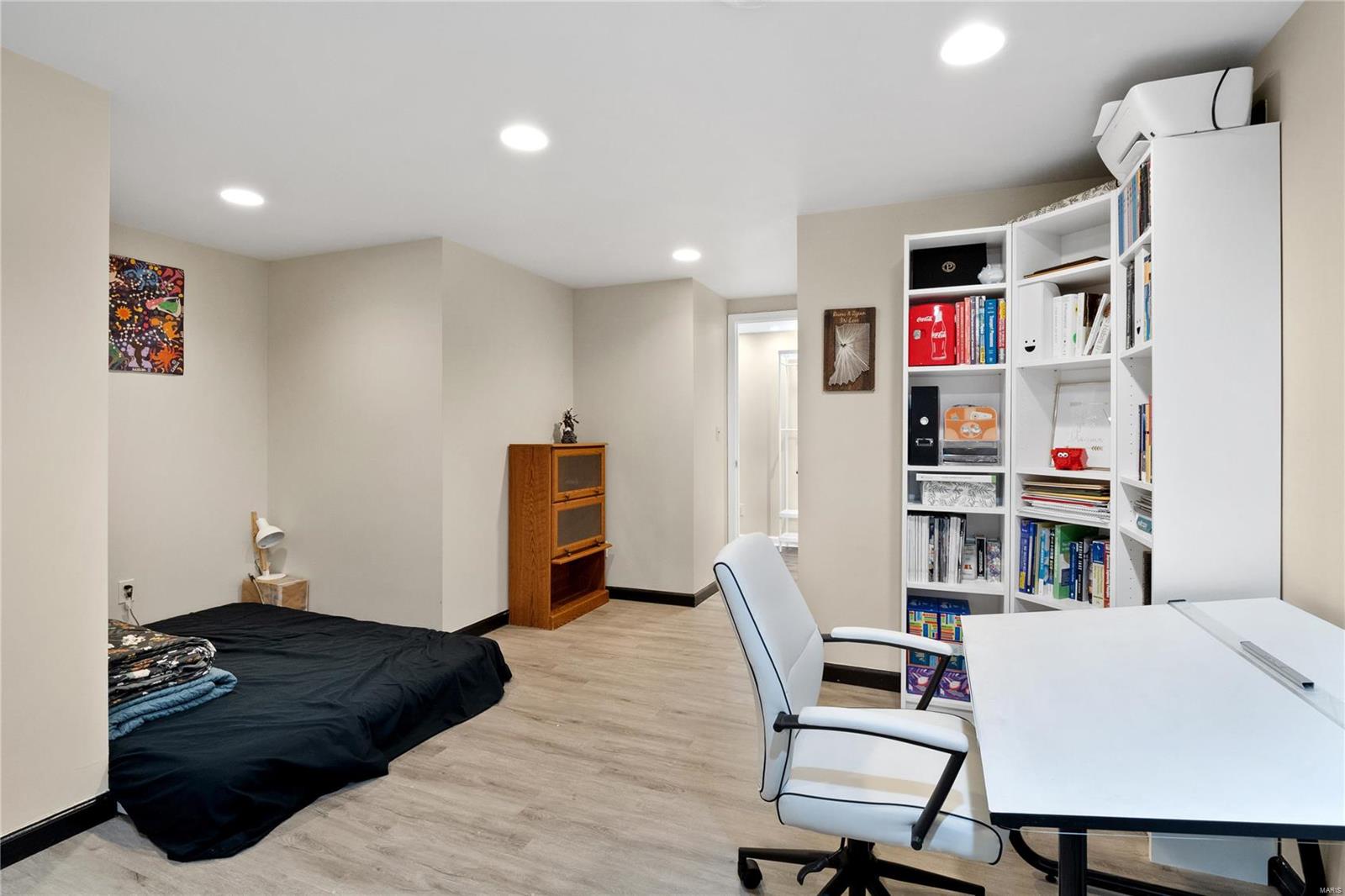 Wildwood, Missouri 63011, United States, 4 Bedrooms Bedrooms, ,4 BathroomsBathrooms,Residential,Pending,35992