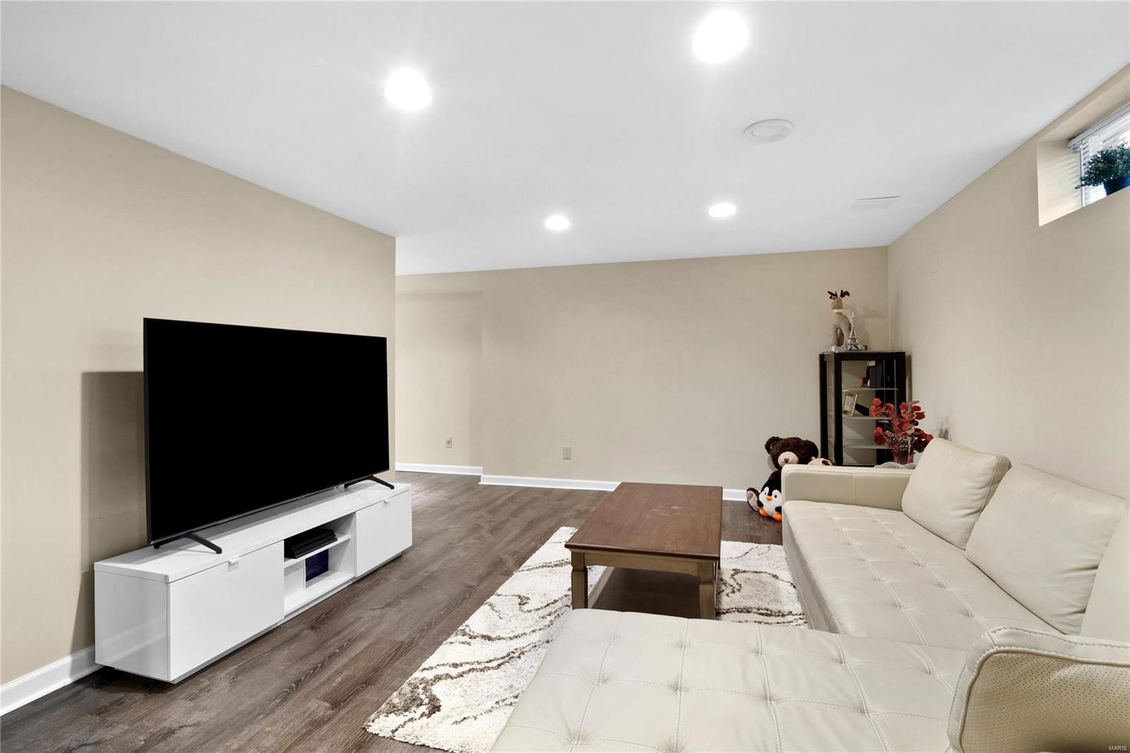 Wildwood, Missouri 63011, United States, 4 Bedrooms Bedrooms, ,4 BathroomsBathrooms,Residential,Pending,35992