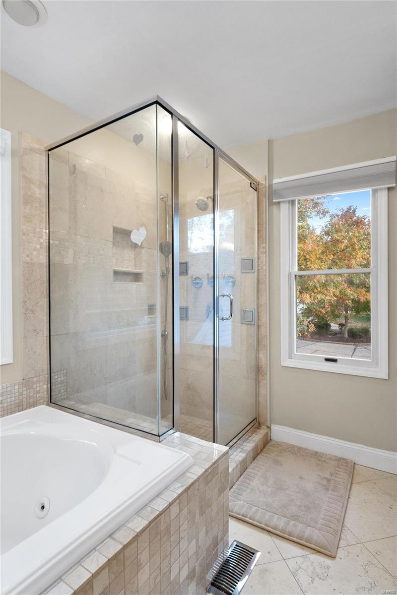 Wildwood, Missouri 63011, United States, 4 Bedrooms Bedrooms, ,4 BathroomsBathrooms,Residential,Pending,35992