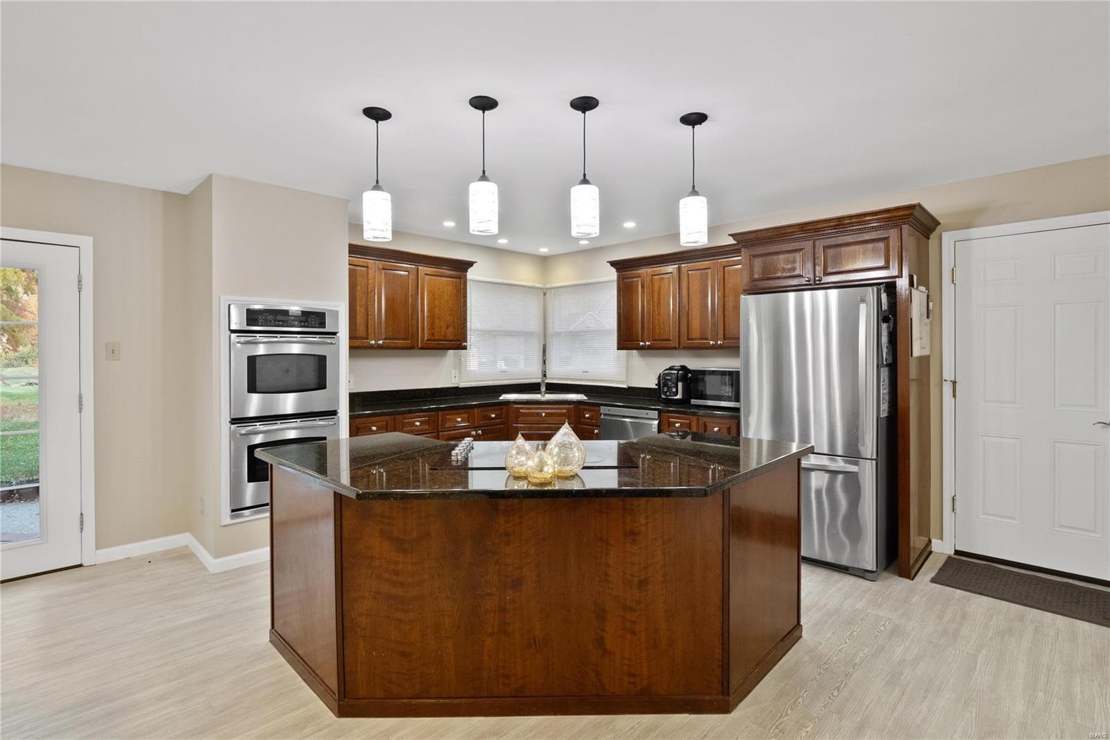 Wildwood, Missouri 63011, United States, 4 Bedrooms Bedrooms, ,4 BathroomsBathrooms,Residential,Pending,35992