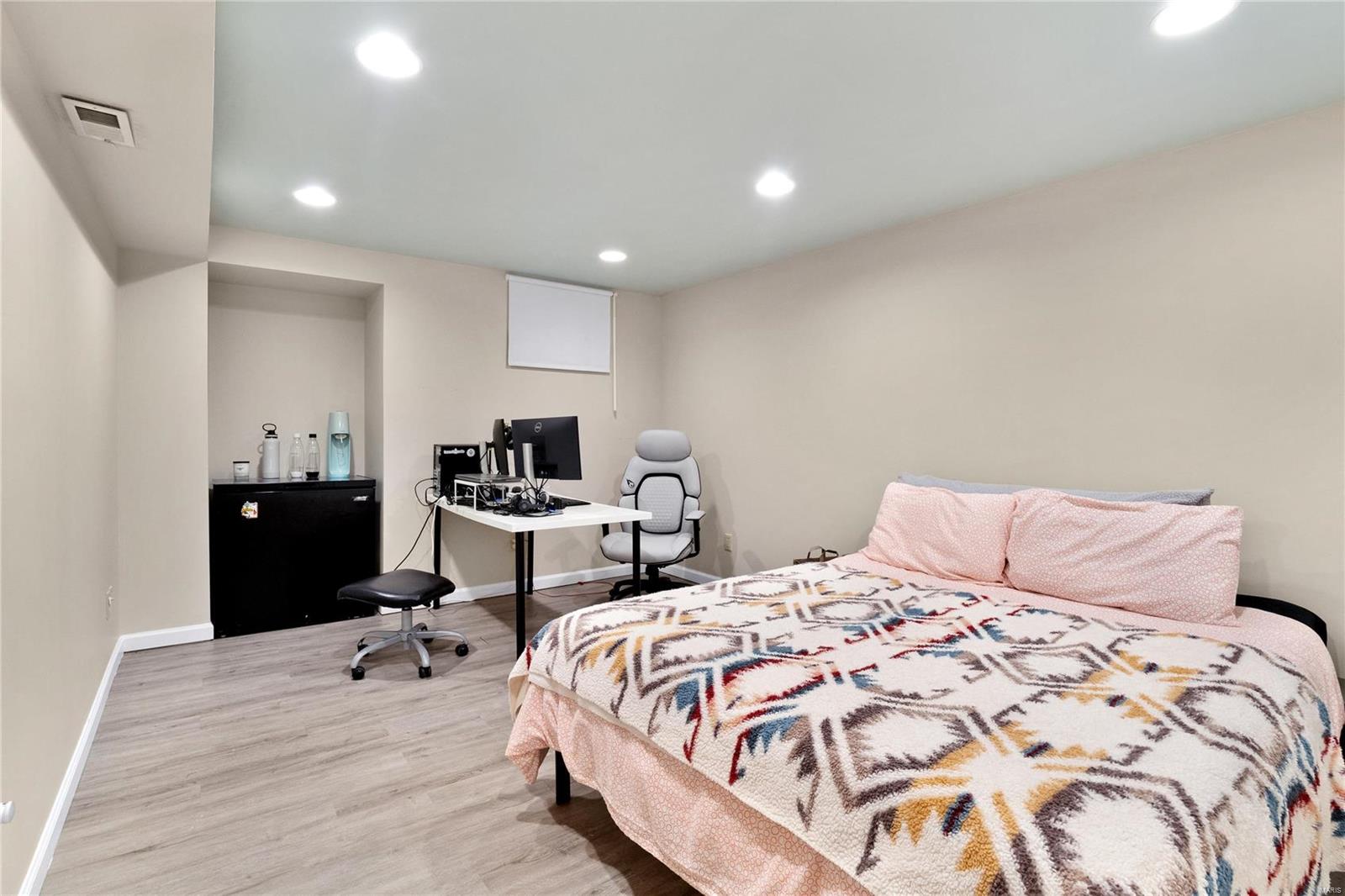 Wildwood, Missouri 63011, United States, 4 Bedrooms Bedrooms, ,4 BathroomsBathrooms,Residential,Pending,35992