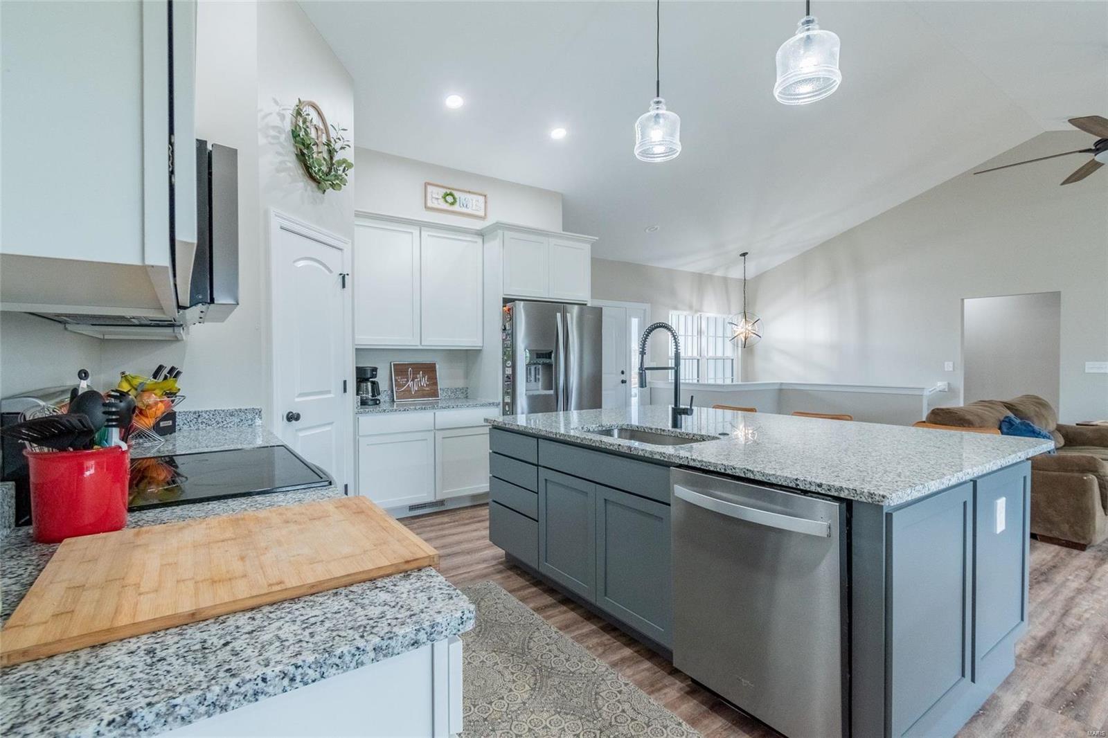 Pinckney Manor - Residential