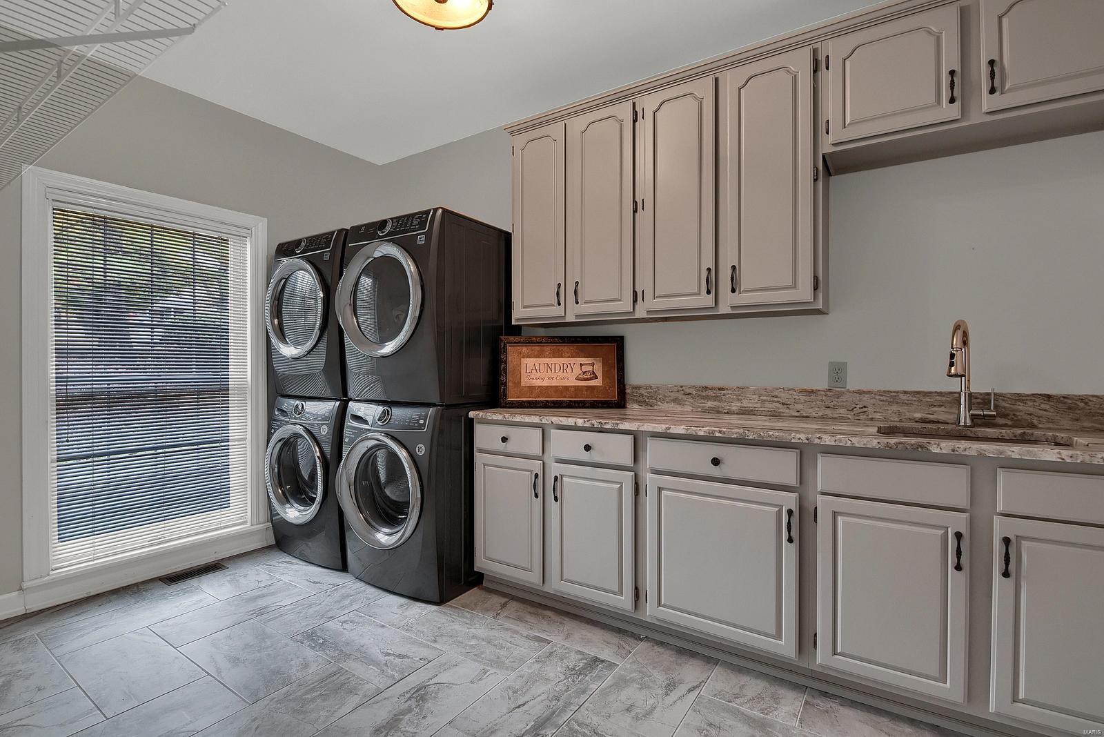 Kennerly Manor - Residential