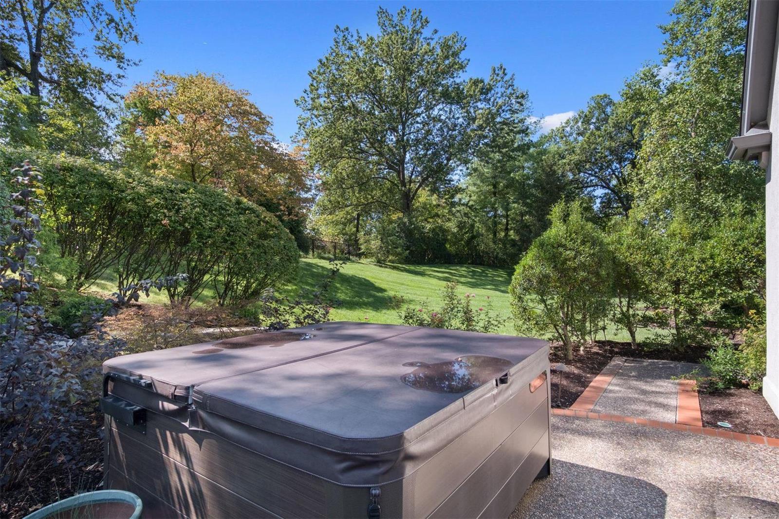 Ladue Lane - Residential