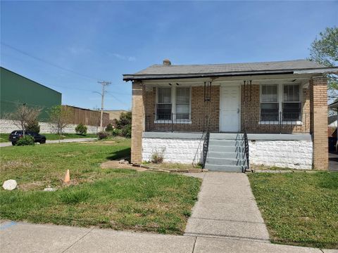 Single Family Residence in St Louis MO 7923 Bruno Avenue.jpg