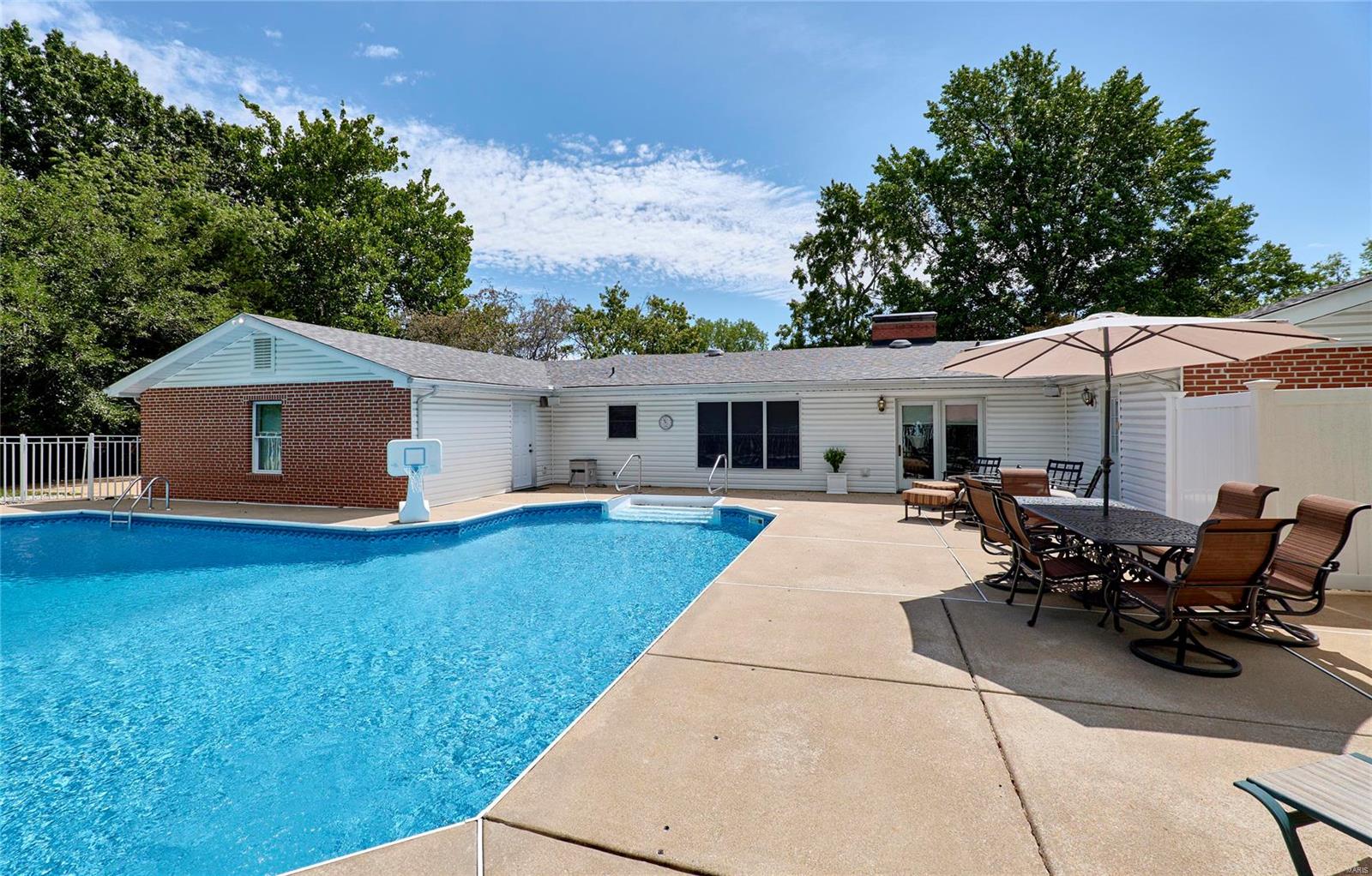 Ladue Estates - Residential