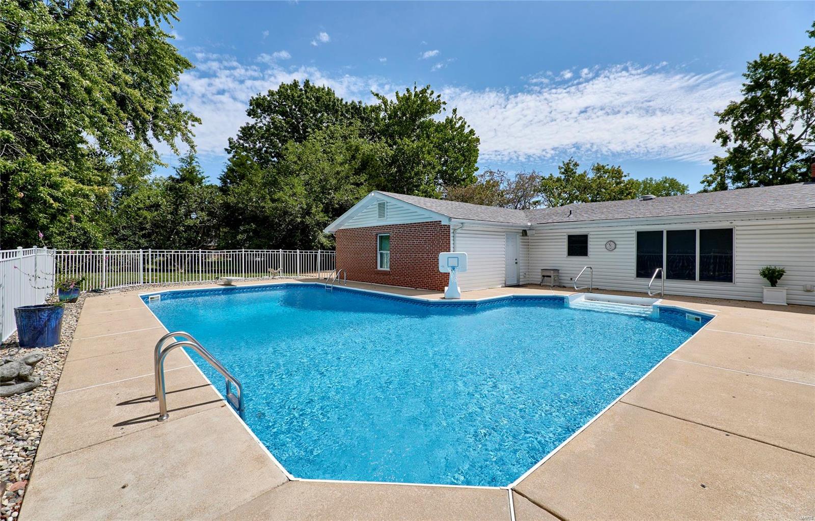 Ladue Estates - Residential