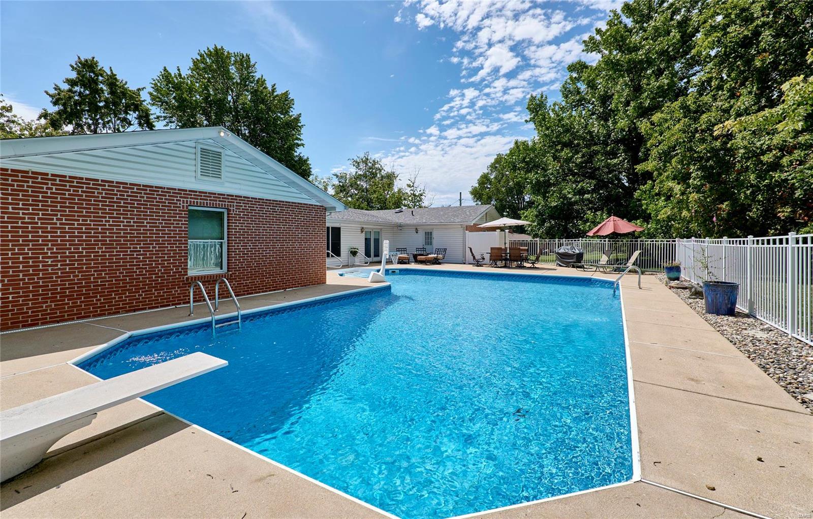 Ladue Estates - Residential