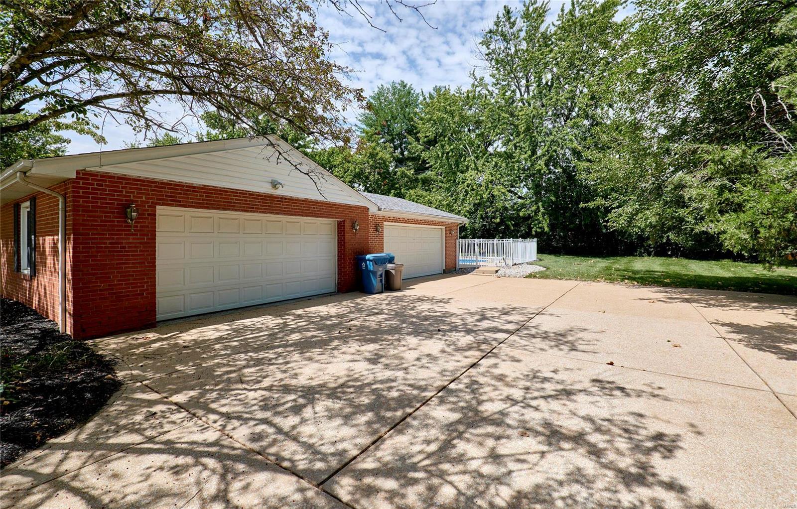 Ladue Estates - Residential