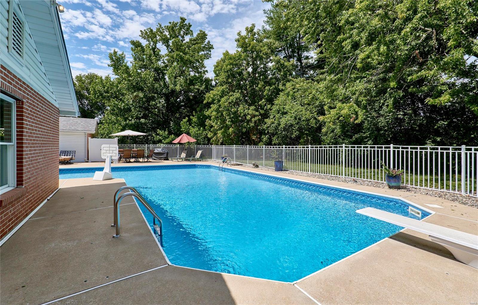 Ladue Estates - Residential