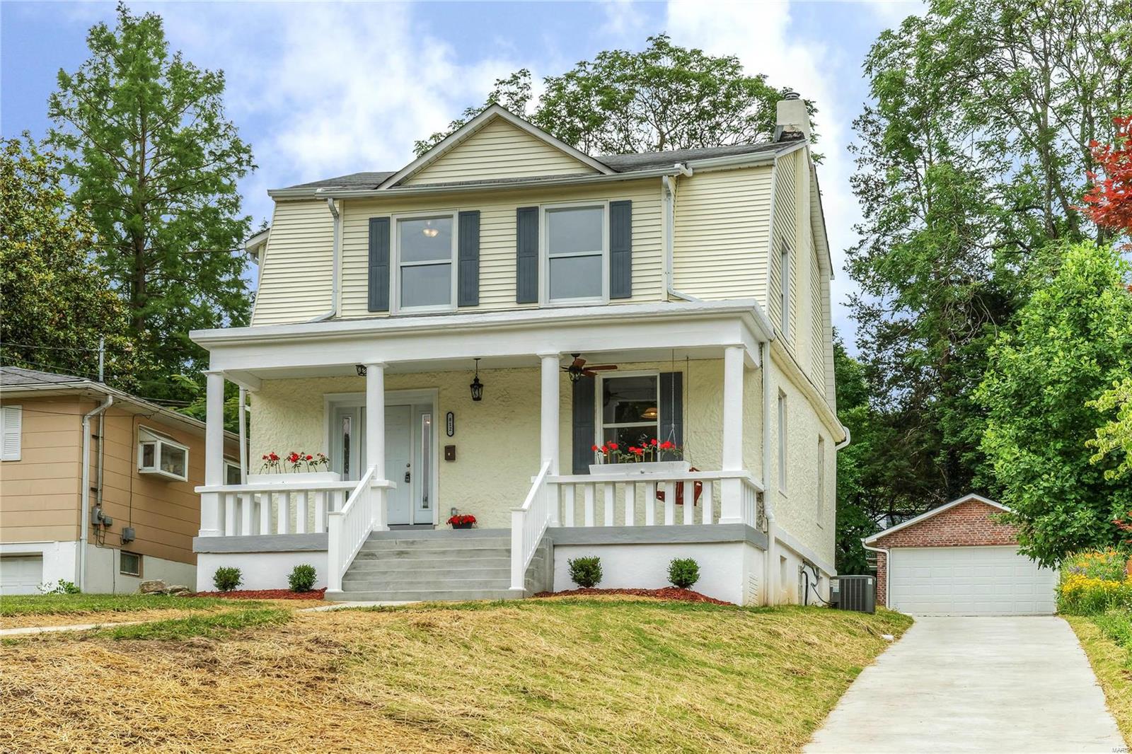 Tuxedo Park - Residential