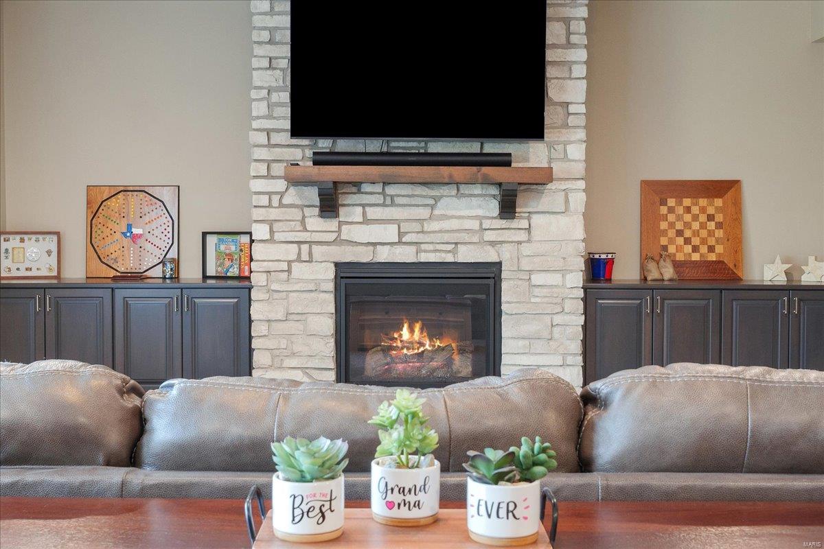 Troy, Illinois 62294, United States, 5 Bedrooms Bedrooms, ,5 BathroomsBathrooms,Residential,Pending,103822