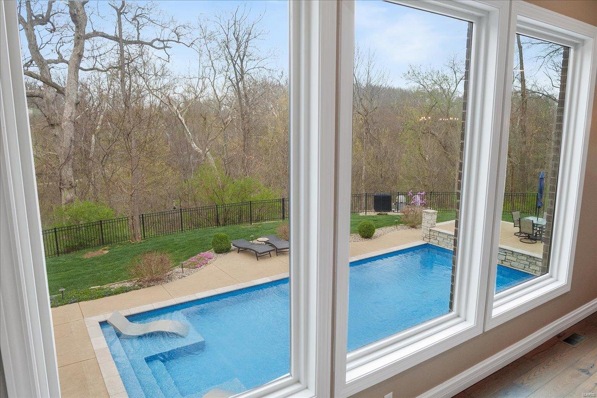 Troy, Illinois 62294, United States, 5 Bedrooms Bedrooms, ,5 BathroomsBathrooms,Residential,Pending,103822