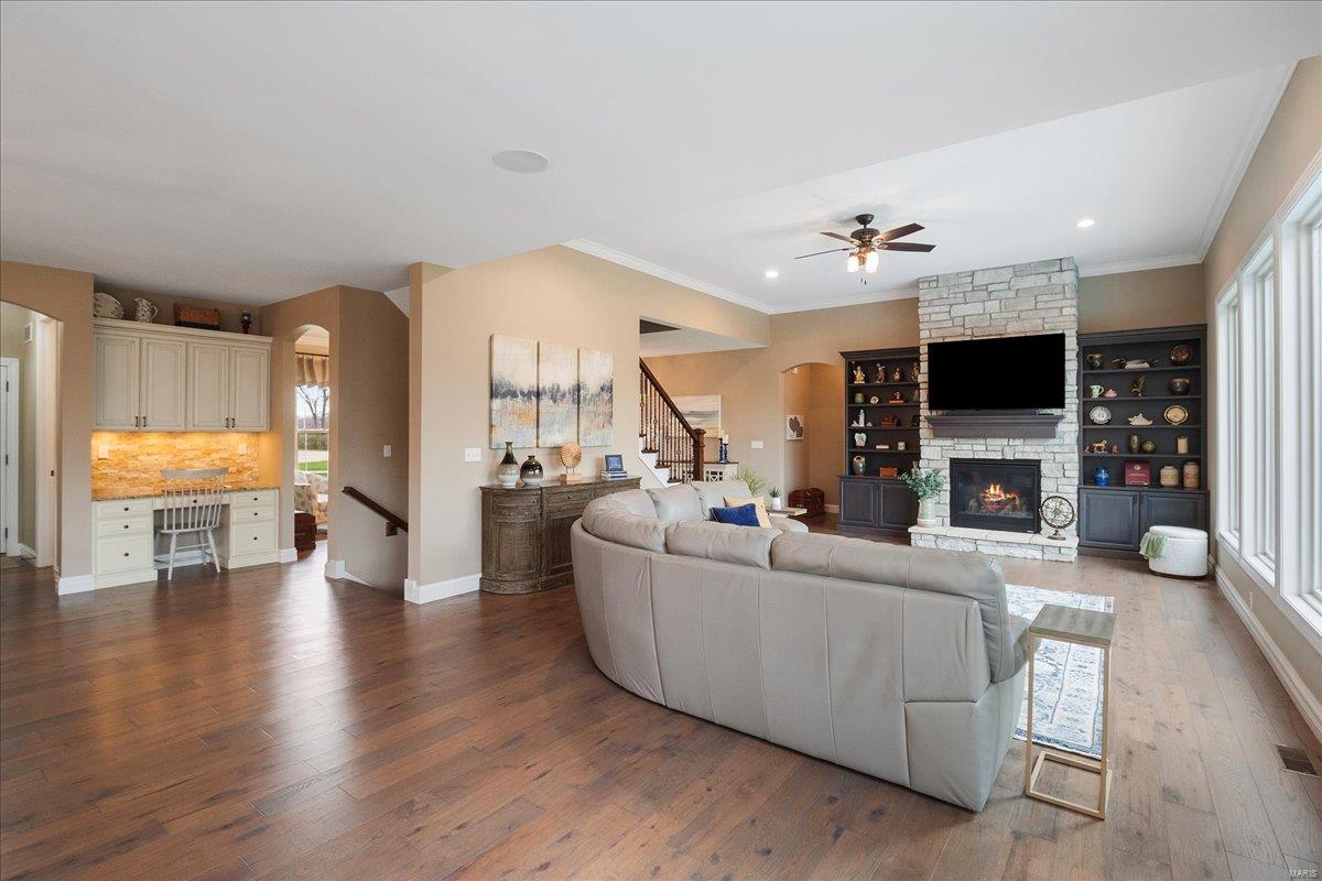 Troy, Illinois 62294, United States, 5 Bedrooms Bedrooms, ,5 BathroomsBathrooms,Residential,Pending,103822