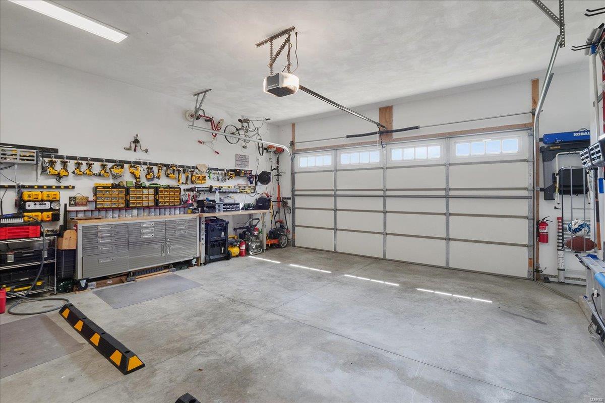 Troy, Illinois 62294, United States, 5 Bedrooms Bedrooms, ,5 BathroomsBathrooms,Residential,Pending,103822