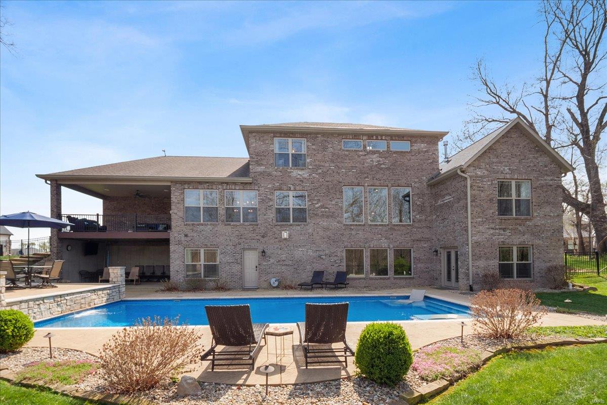 Troy, Illinois 62294, United States, 5 Bedrooms Bedrooms, ,5 BathroomsBathrooms,Residential,Pending,103822