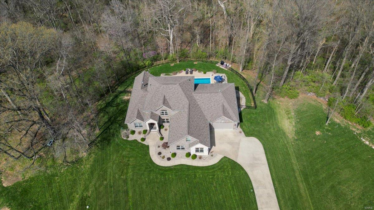 Troy, Illinois 62294, United States, 5 Bedrooms Bedrooms, ,5 BathroomsBathrooms,Residential,Pending,103822