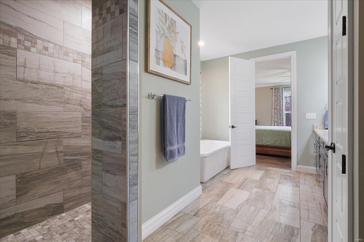 Troy, Illinois 62294, United States, 5 Bedrooms Bedrooms, ,5 BathroomsBathrooms,Residential,Pending,103822