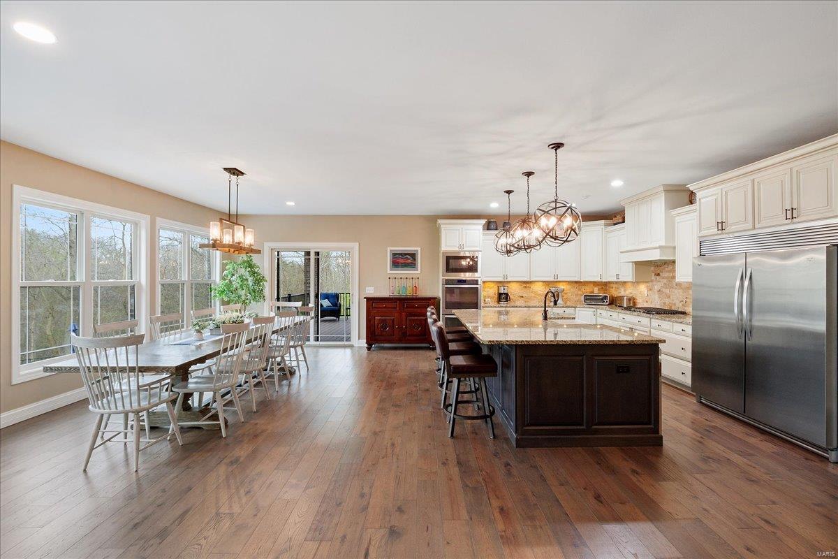 Troy, Illinois 62294, United States, 5 Bedrooms Bedrooms, ,5 BathroomsBathrooms,Residential,Pending,103822