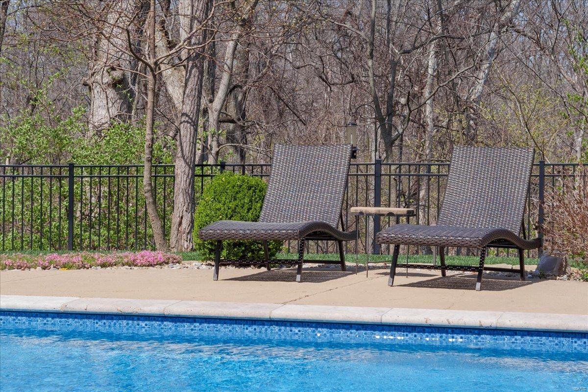 Troy, Illinois 62294, United States, 5 Bedrooms Bedrooms, ,5 BathroomsBathrooms,Residential,Pending,103822