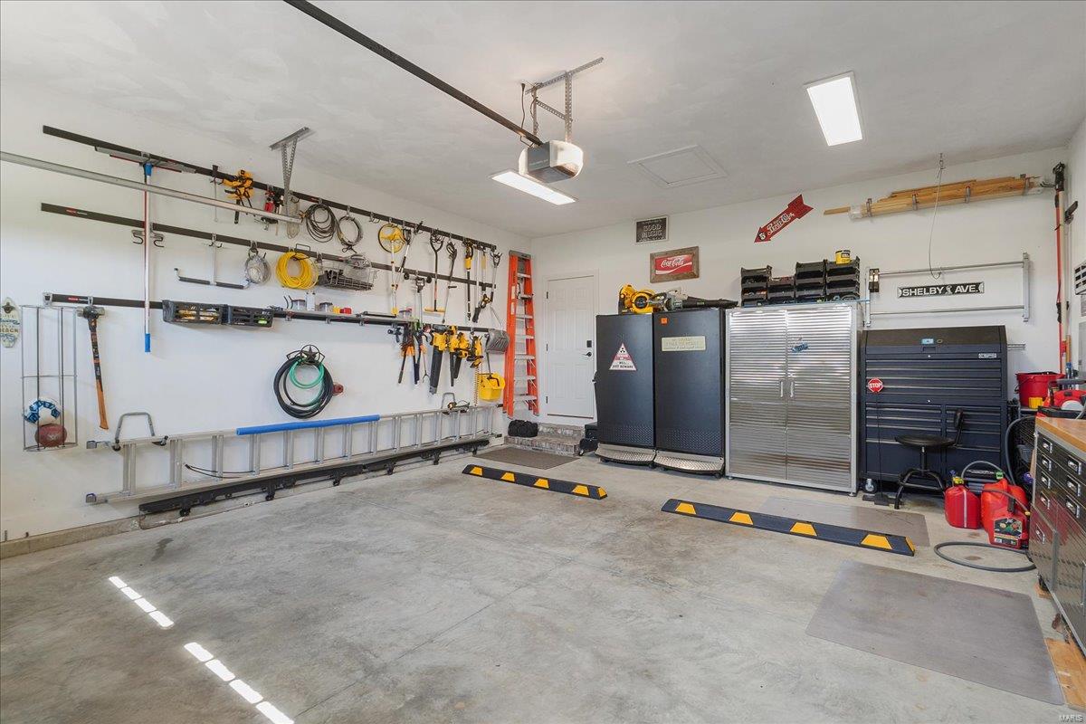 Troy, Illinois 62294, United States, 5 Bedrooms Bedrooms, ,5 BathroomsBathrooms,Residential,Pending,103822