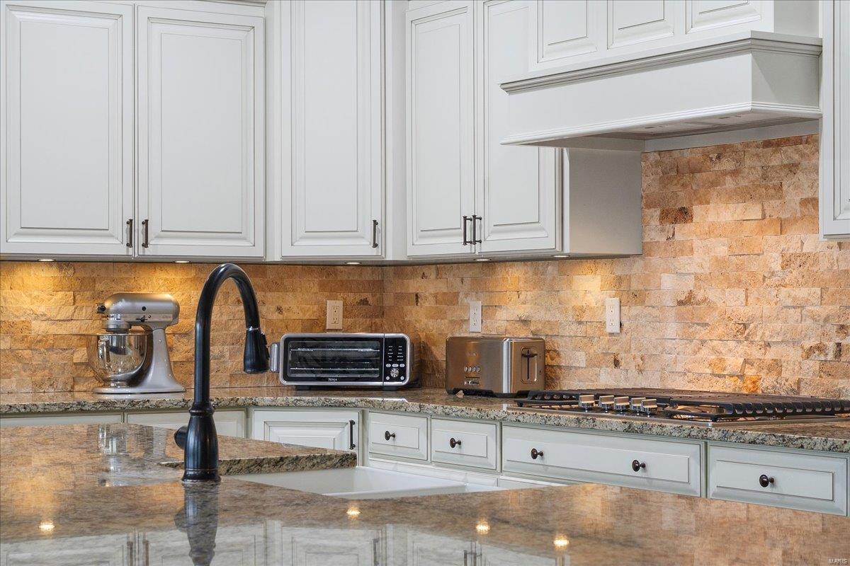 Troy, Illinois 62294, United States, 5 Bedrooms Bedrooms, ,5 BathroomsBathrooms,Residential,Pending,103822