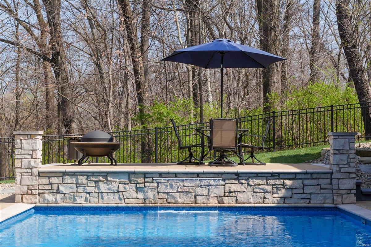 Troy, Illinois 62294, United States, 5 Bedrooms Bedrooms, ,5 BathroomsBathrooms,Residential,Pending,103822