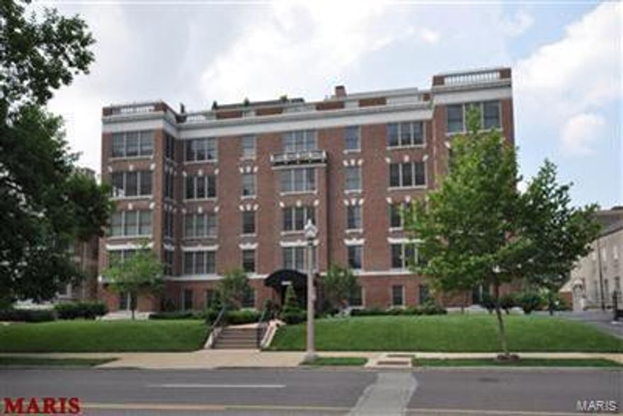 Updated condo in Netherby Hall Condominium. This compact one bedroom, one bath is on the back, quiet side of the building but just a short walk from all of the Central West End action. Stainless steel appliances,  washer/dryer in unit and one secured parking space,( space #5 ), in the garage. **NO PETS ALLOWED**  move in fee is $350 and move must be completed in 1 day. Location: Upper Level