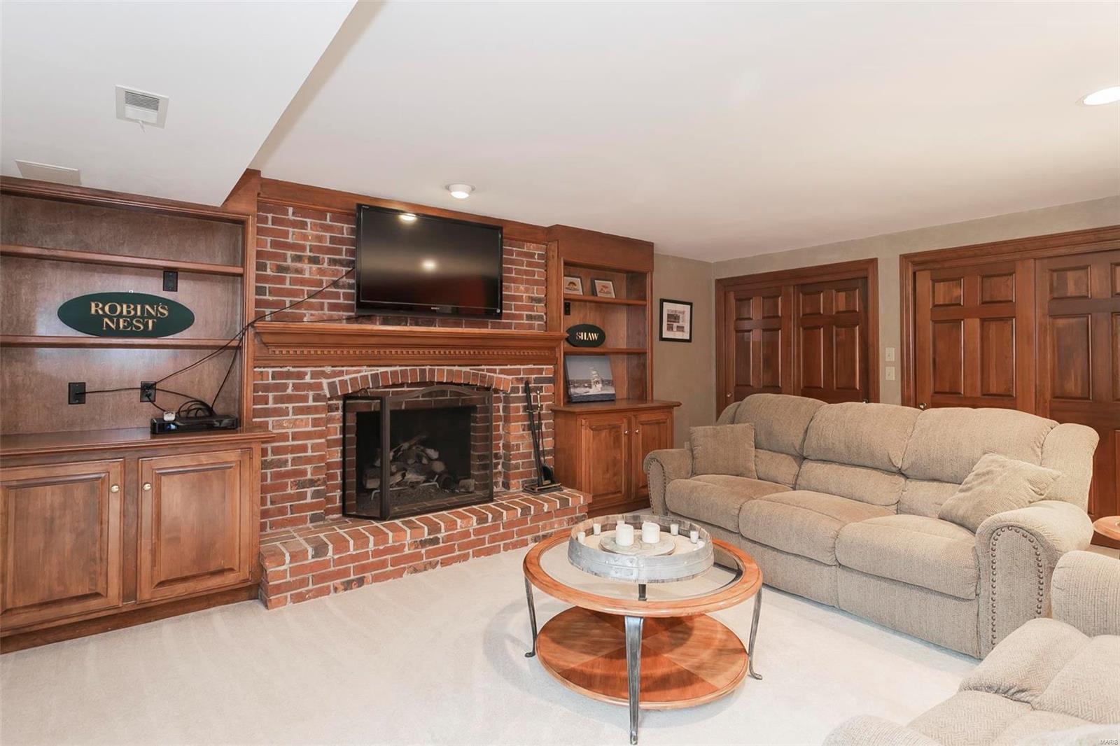 Kingspointe - Residential