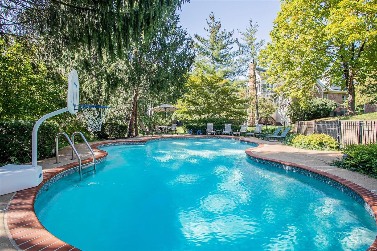 Kingspointe - Residential