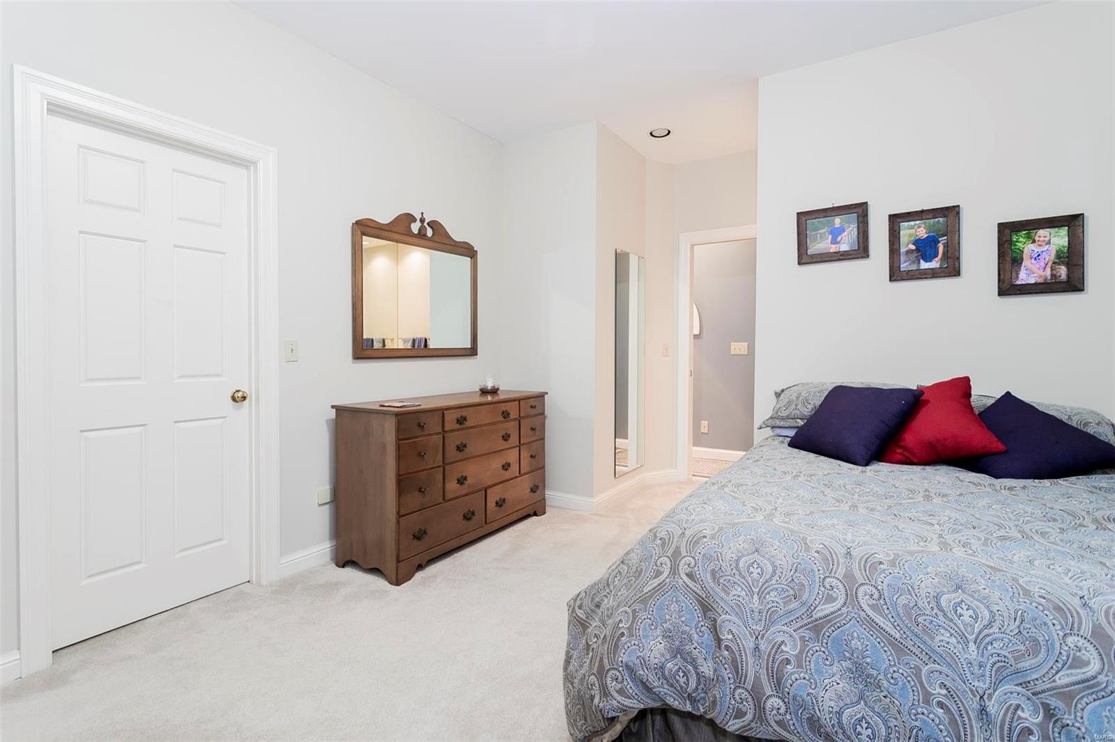 Kingspointe - Residential