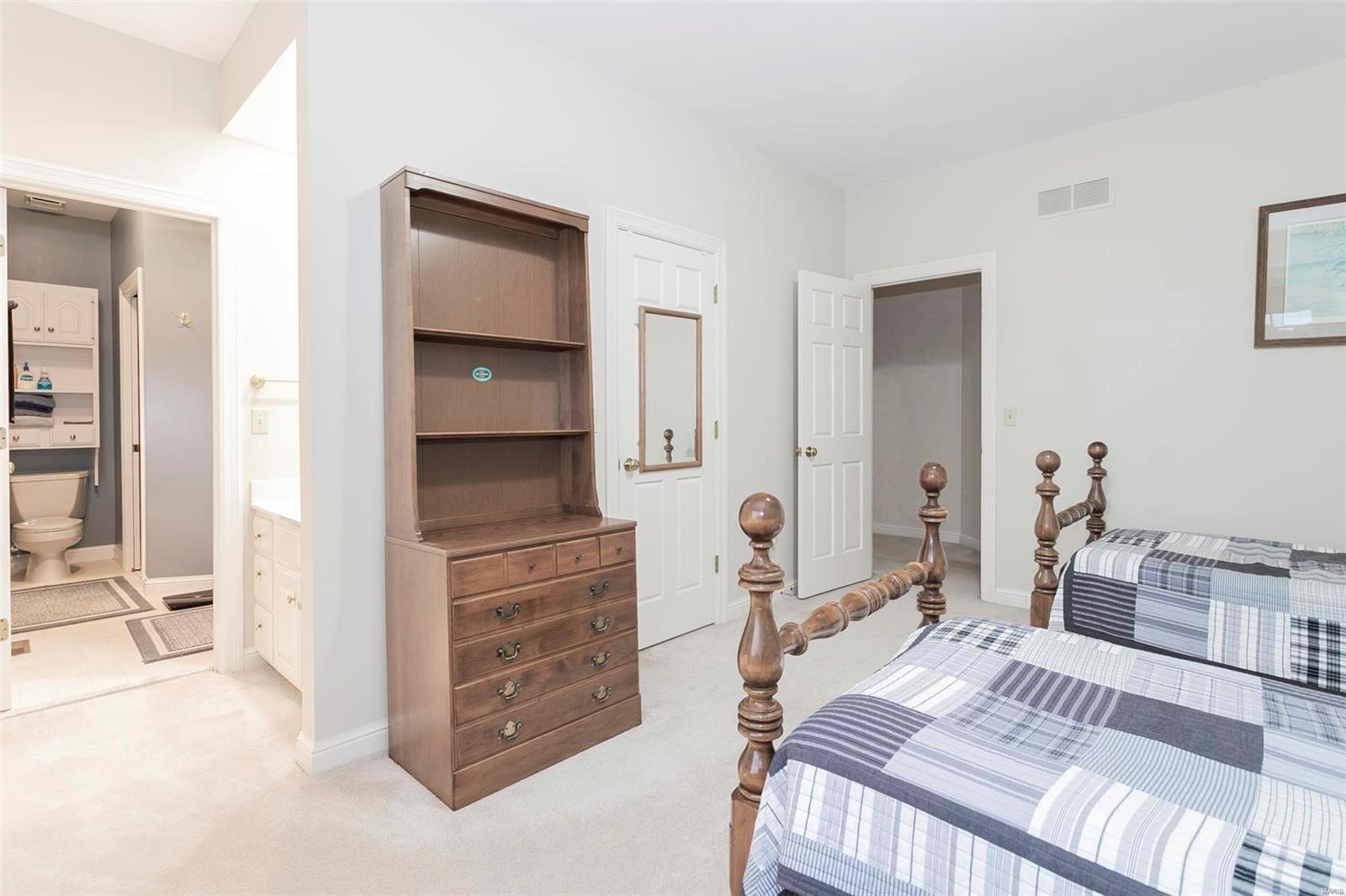 Kingspointe - Residential