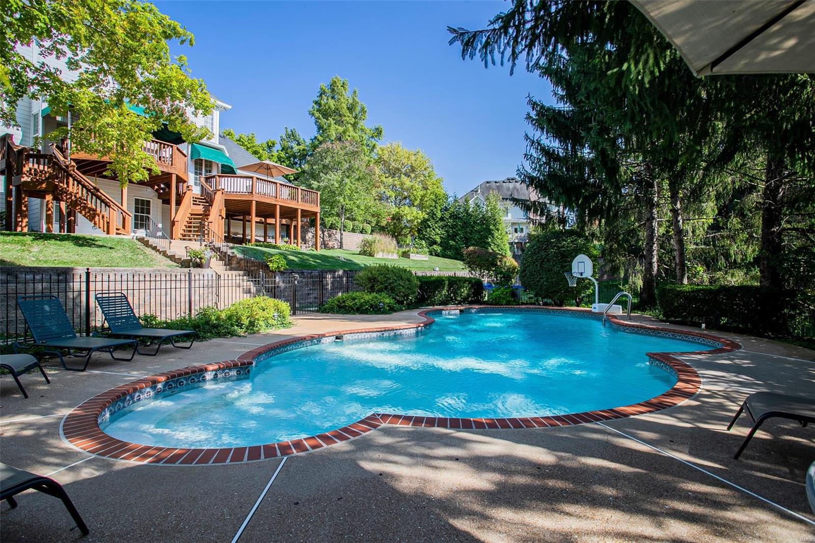 Kingspointe - Residential