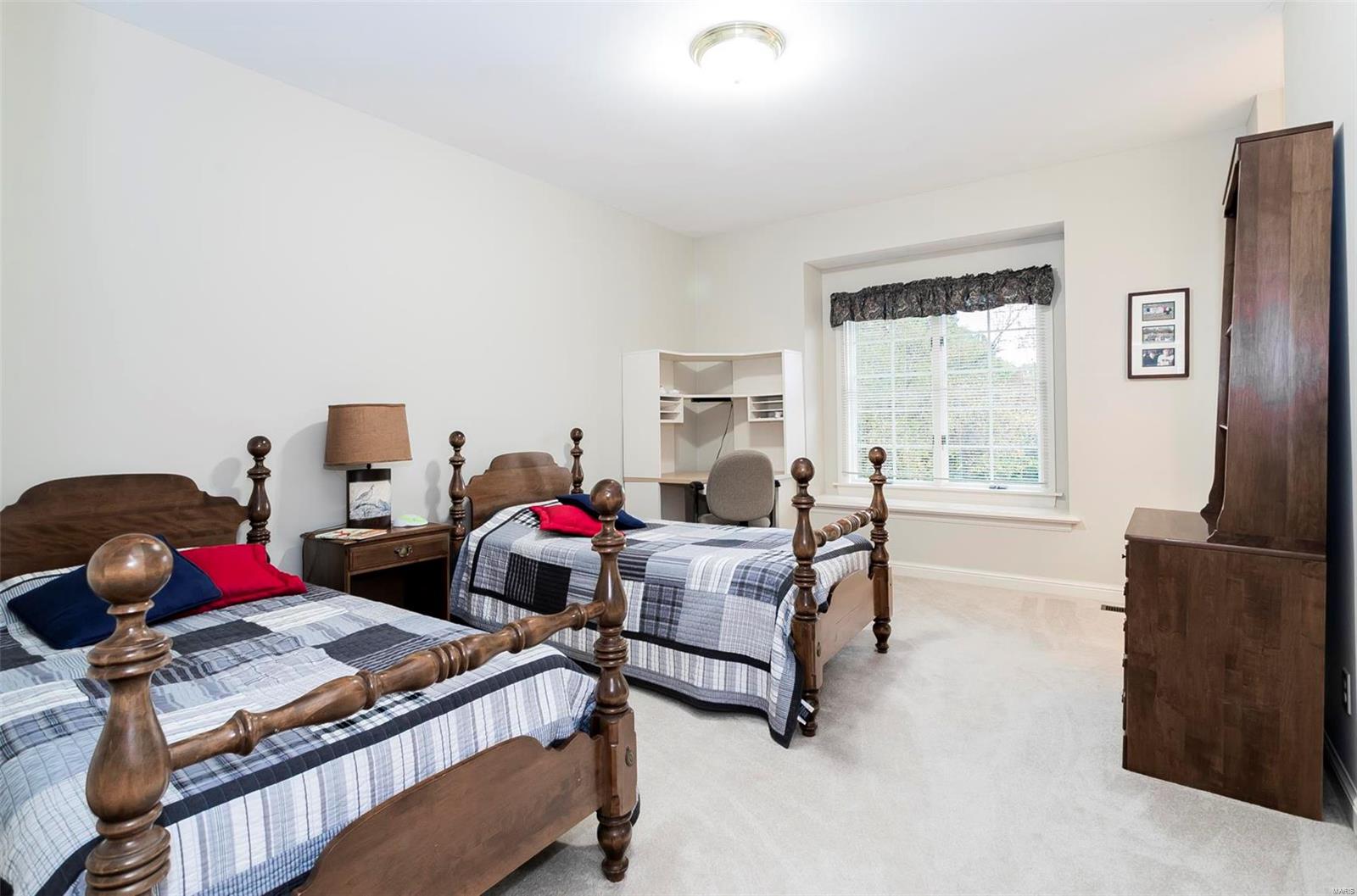 Kingspointe - Residential