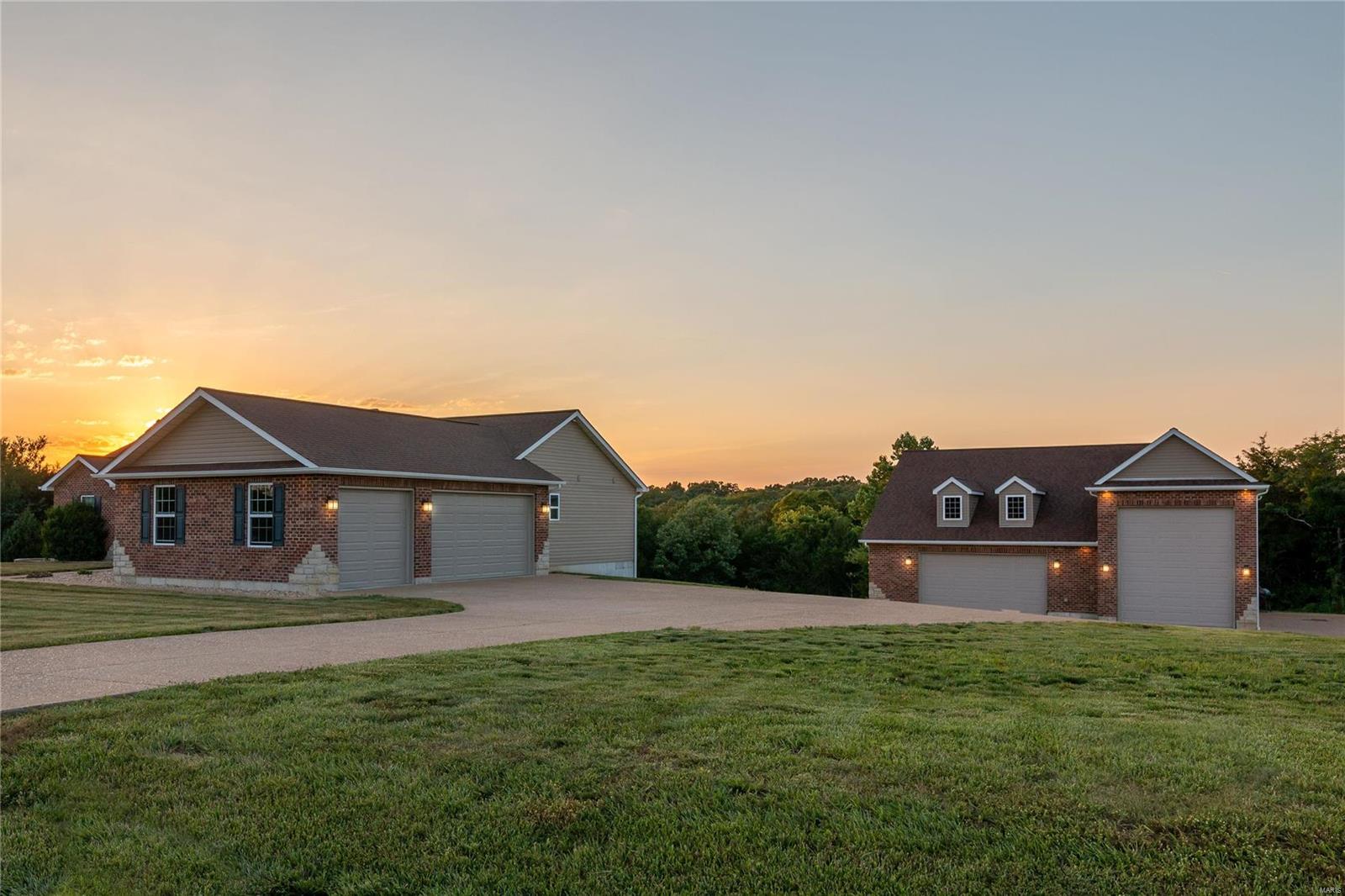 Saddle Crk - Residential