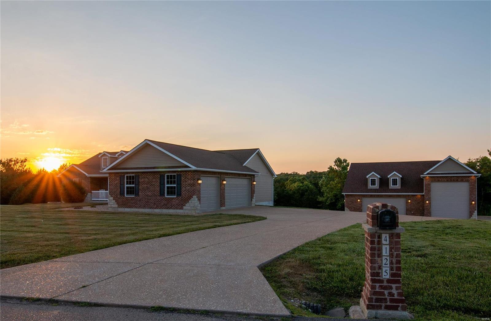 Saddle Crk - Residential