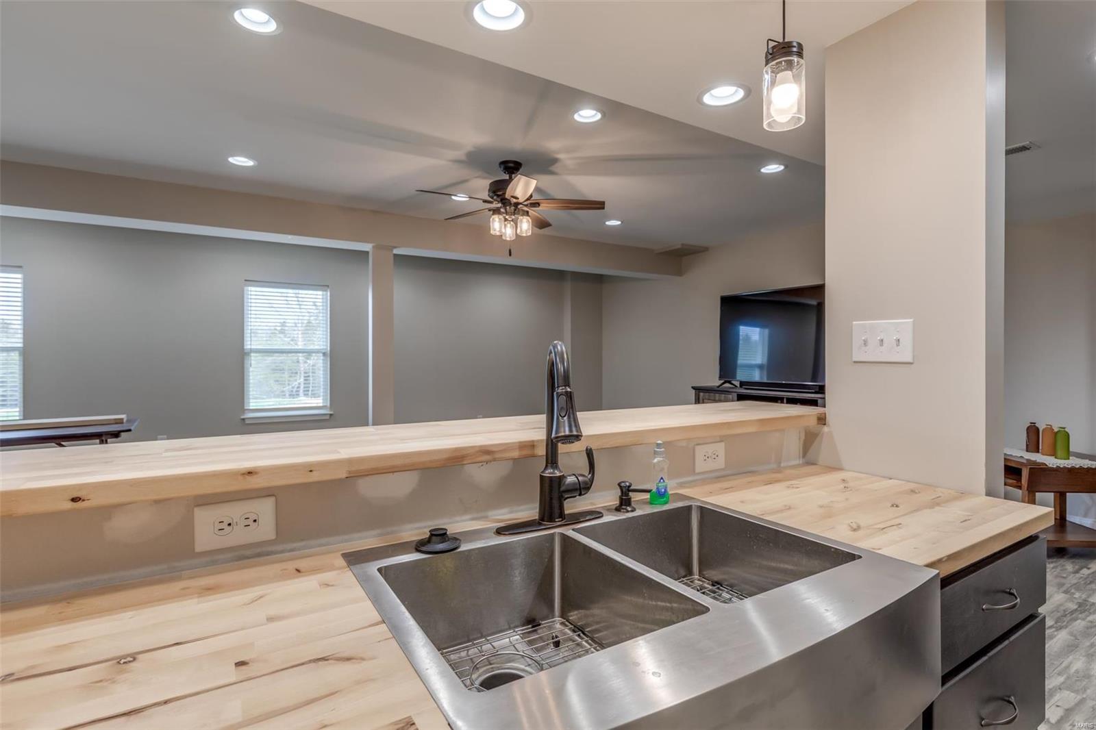 Saddle Crk - Residential