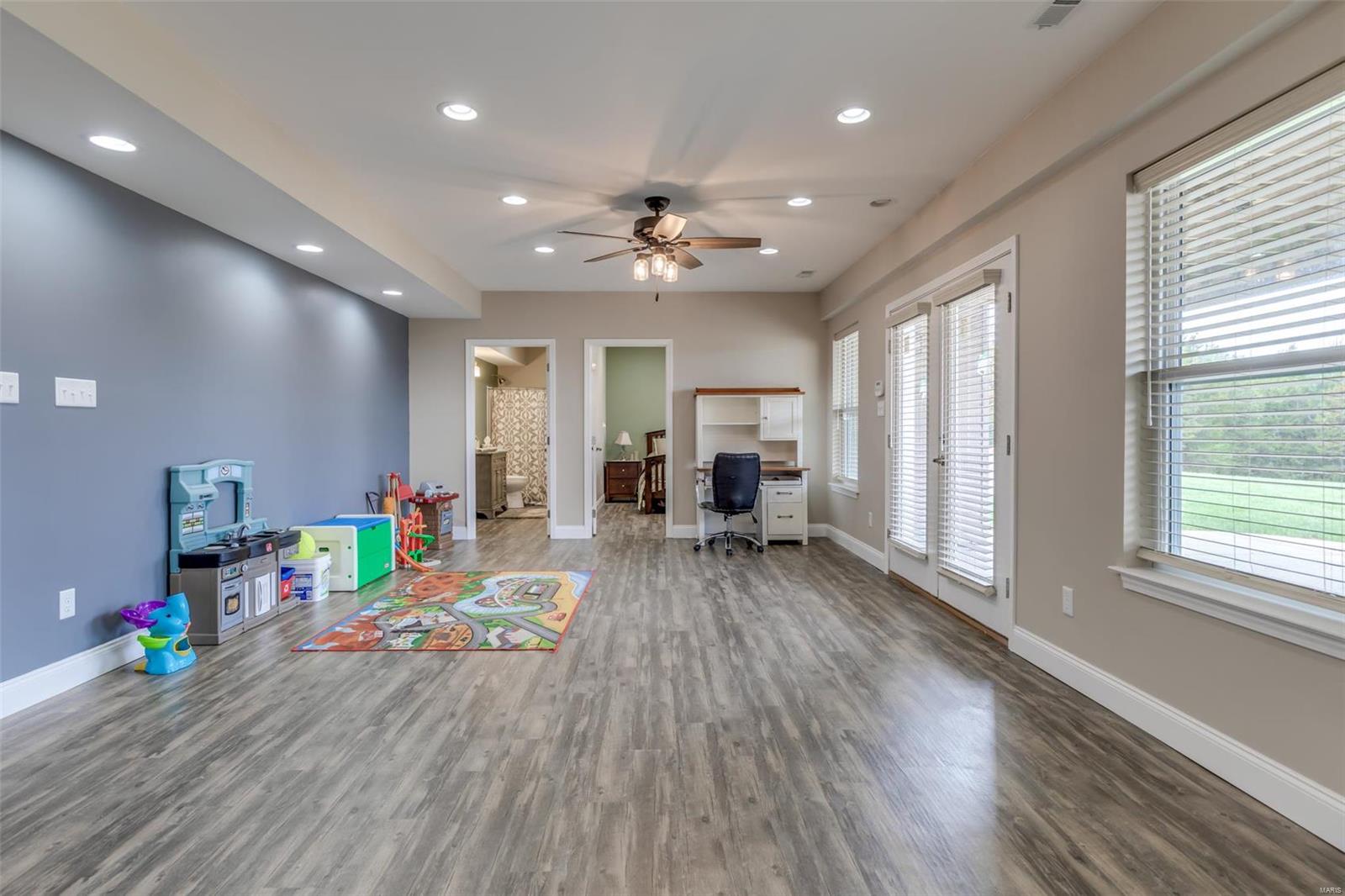 Saddle Crk - Residential