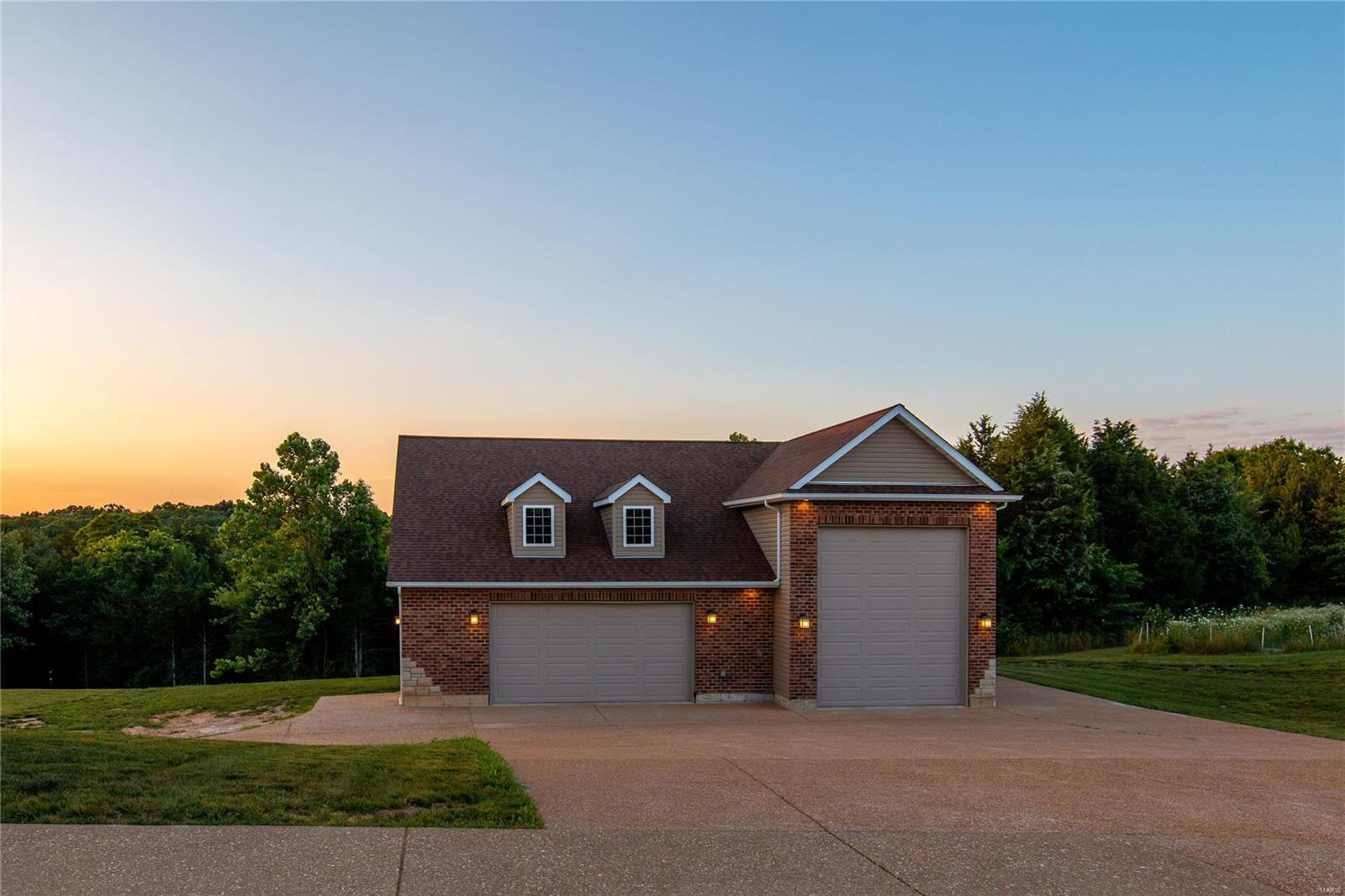 Saddle Crk - Residential