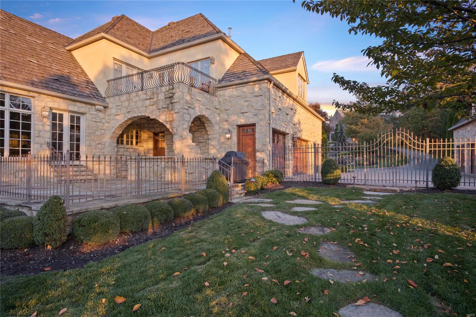 Bluffs Of St Albans - Residential