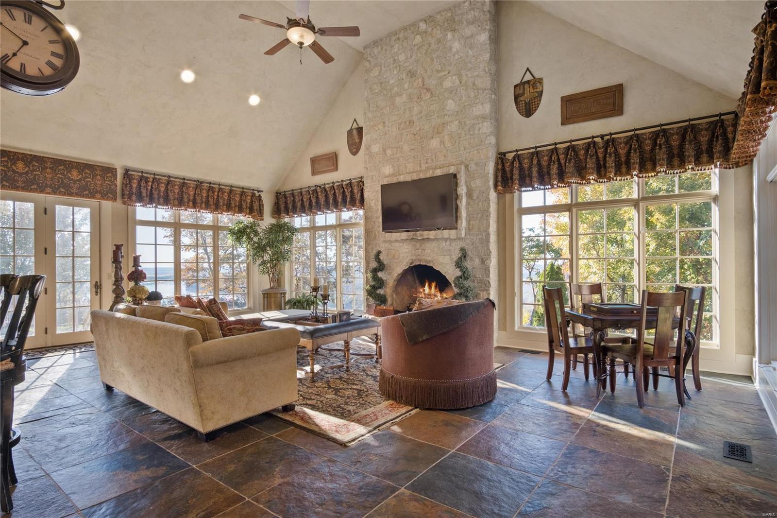 Bluffs Of St Albans - Residential