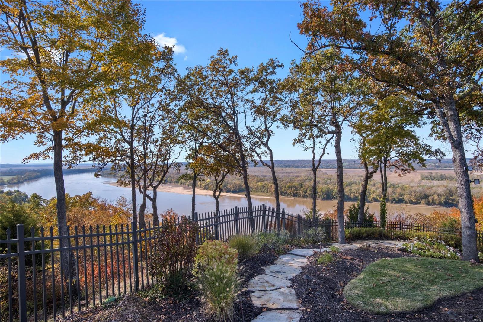 Bluffs Of St Albans - Residential