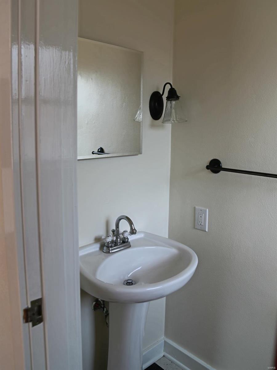 Adele Place - Residential Lease