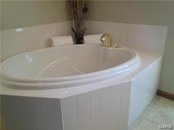 Oak Knoll Country Estate - Residential