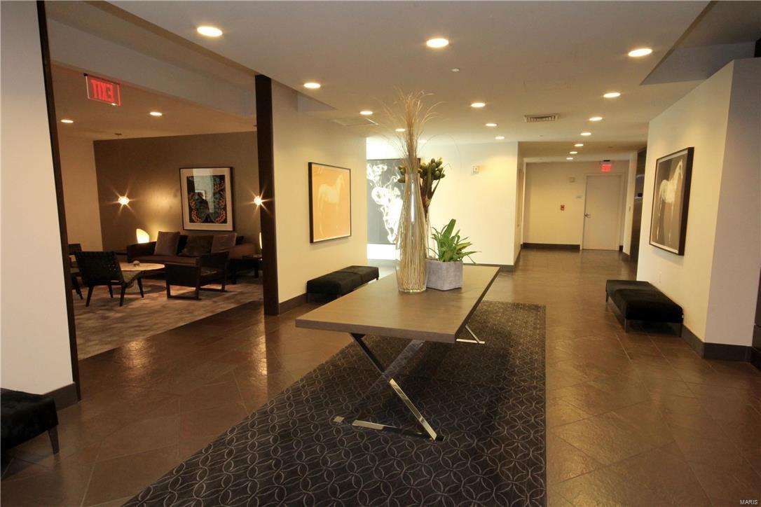 4545 Lindell Blvd Condominium - Residential