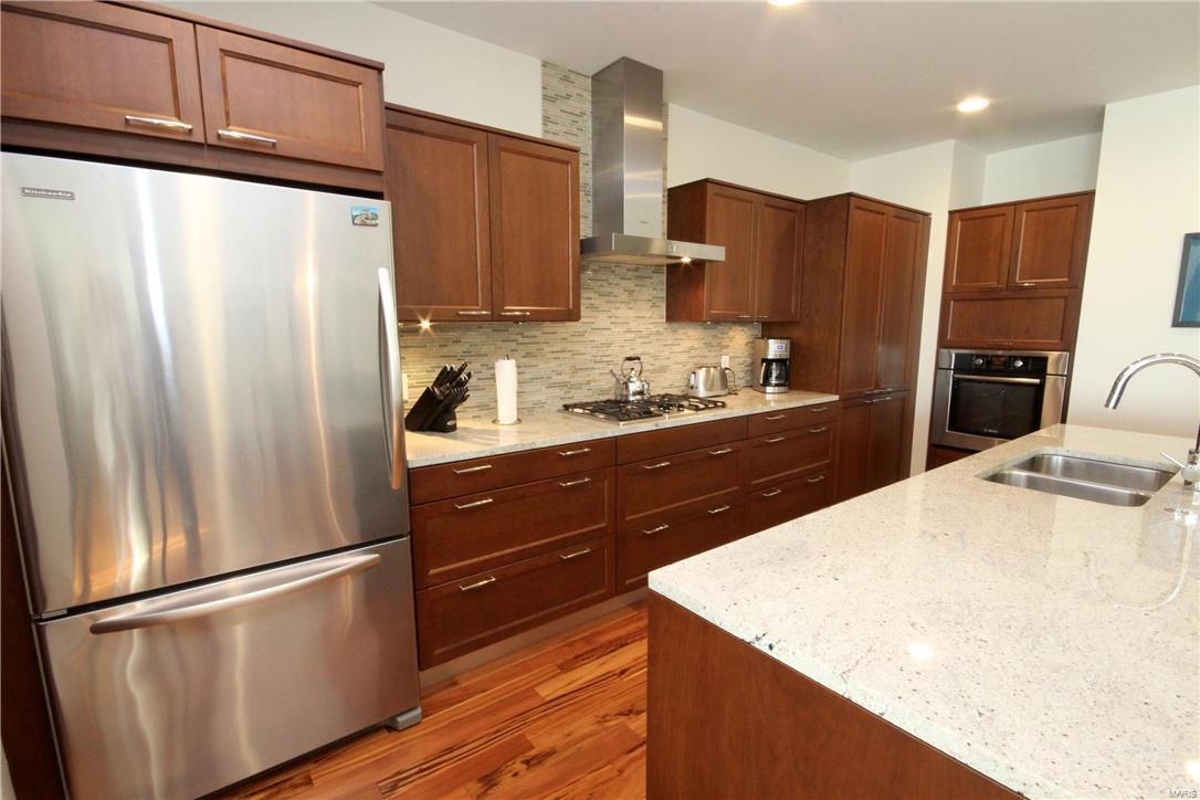 4545 Lindell Blvd Condominium - Residential