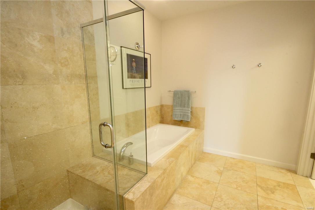 4545 Lindell Blvd Condominium - Residential